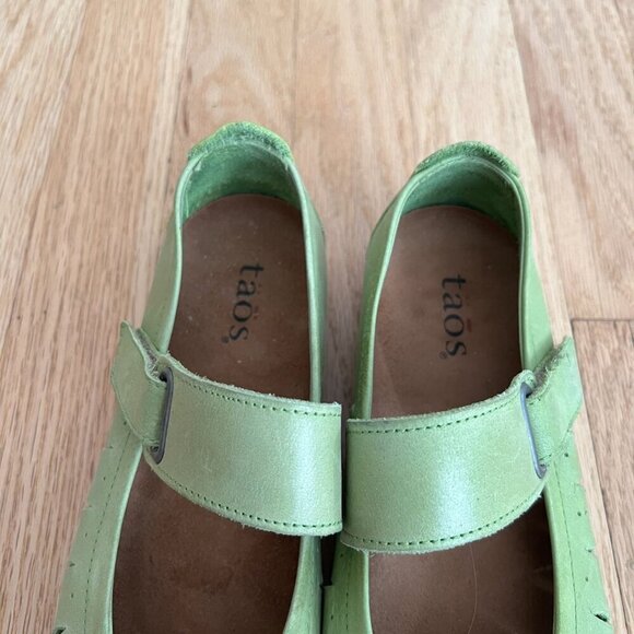 Taos Green Leather Mary Jane Flats Women's Size 37 US 6-6.5 - Picture 4 of 10